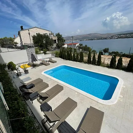 Seaesta Holidays Andrea Апартаменты *